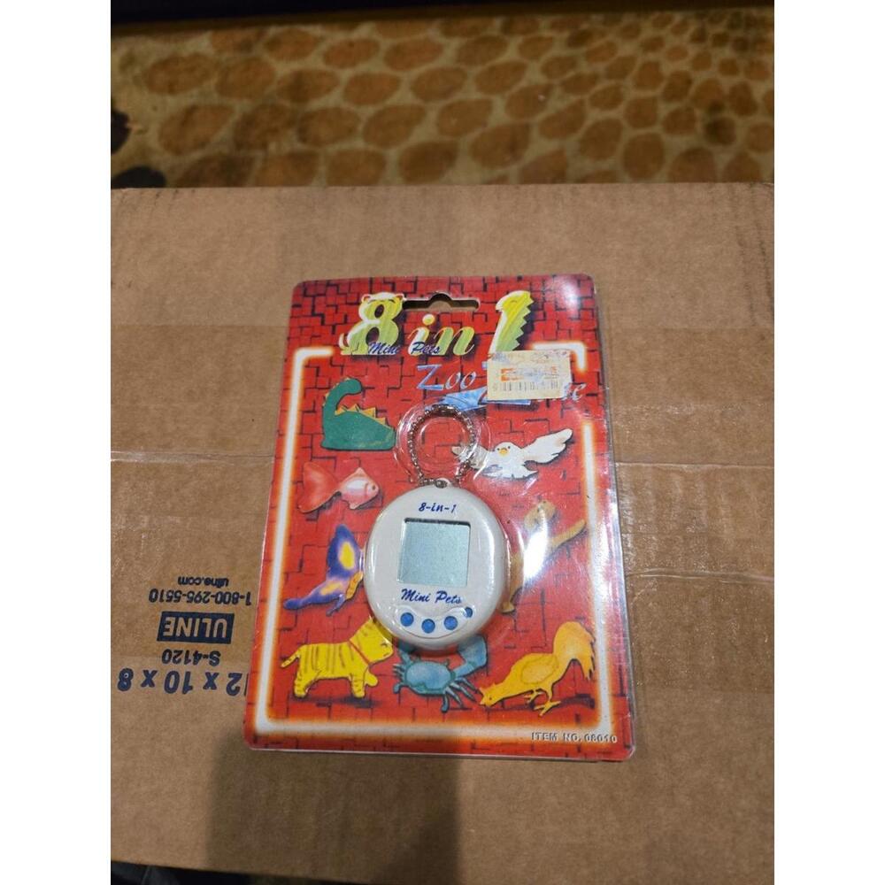 Zoo Zone 8 Mini Pets In 1 Keychain Tamagotchi Electronic Handheld Vintage
